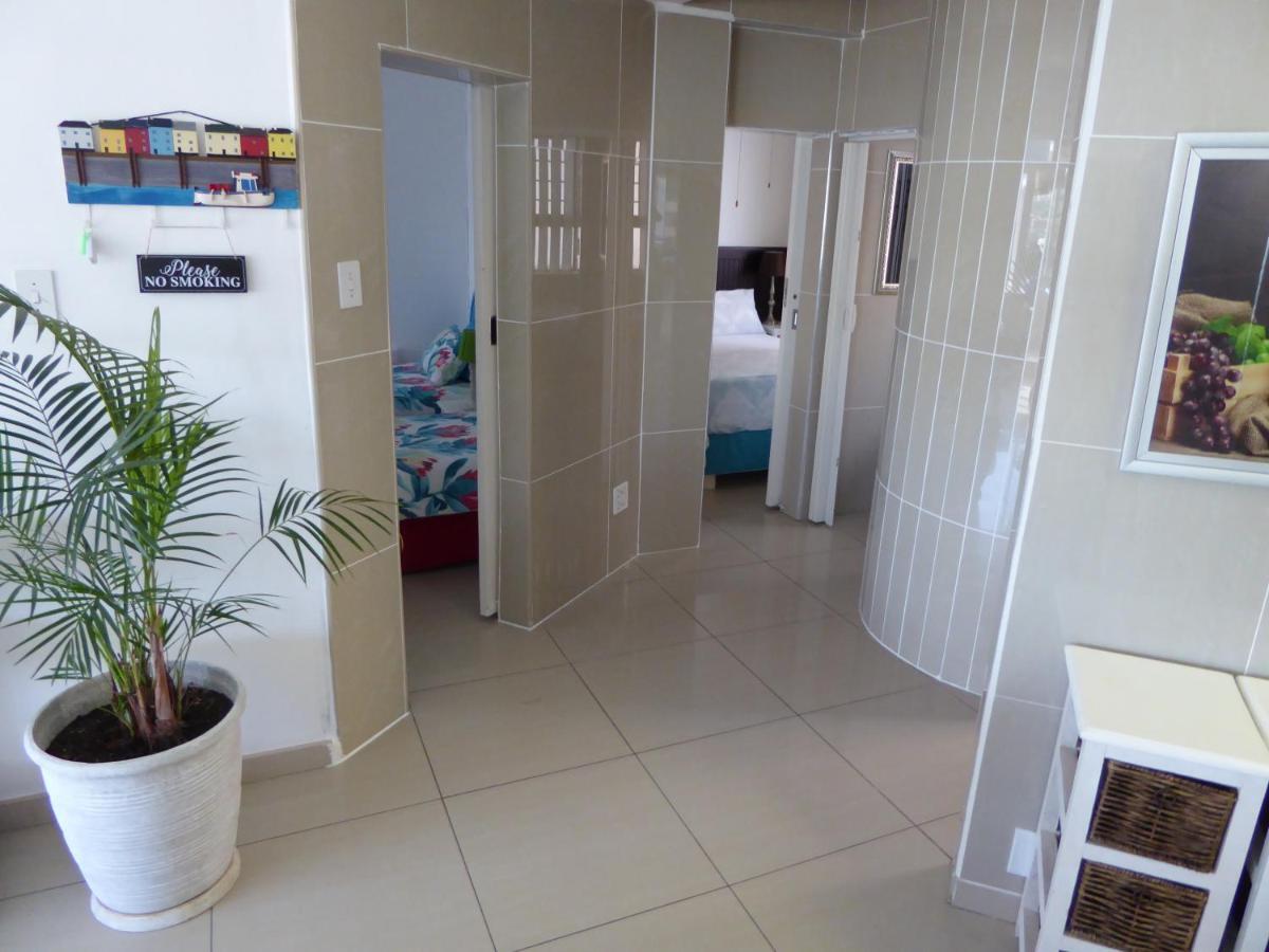 Seaview Apartment Amanzimtoti Exterior photo